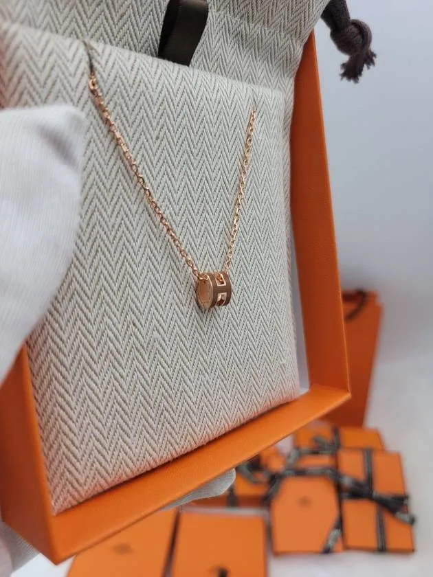 24Ss Hermes Pop-Ache Mini Necklace Pendant Mini Pop H New Gold New Gold Stk
